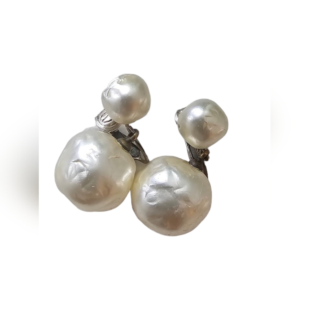 Vintage Pearl Clip On Earrings
